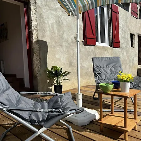 Maison Independante Avec Jardin Et Terrasse, Idealement Situee Entre Moulins Et Vichy - Fr-1-489-544 * Saulcet